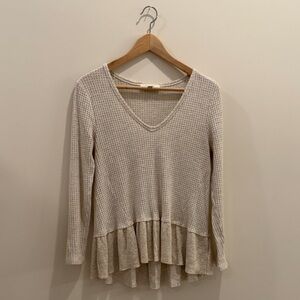 Eri & Ali Cream Waffle-Knit V-Neck Long Sleeve Top with Peplum Hem